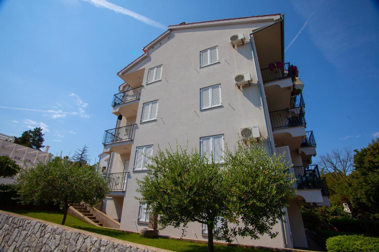 Apartments Bogovic Malinska Exterior foto